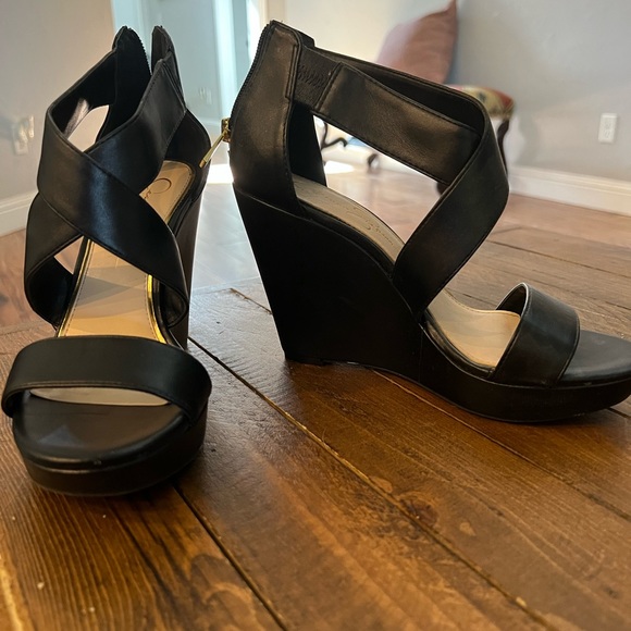 Black platform wedges - Picture 3 of 9